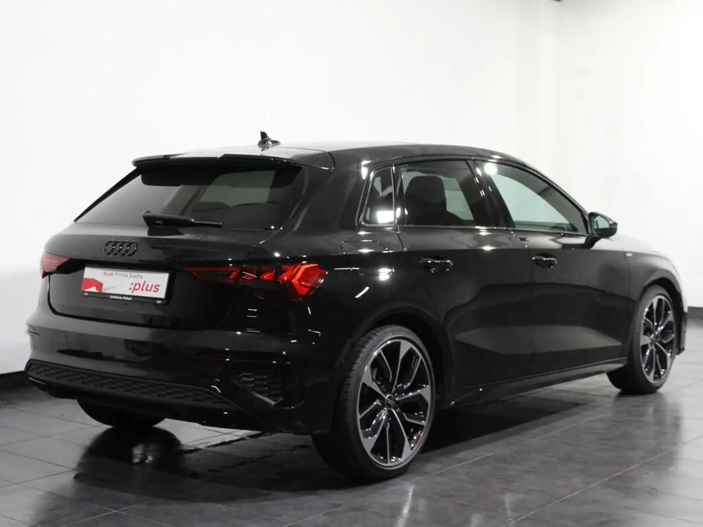 Audi A3 Sportback 35 1.5 tfsi mhev S line Edition s-tronic Nero - 2