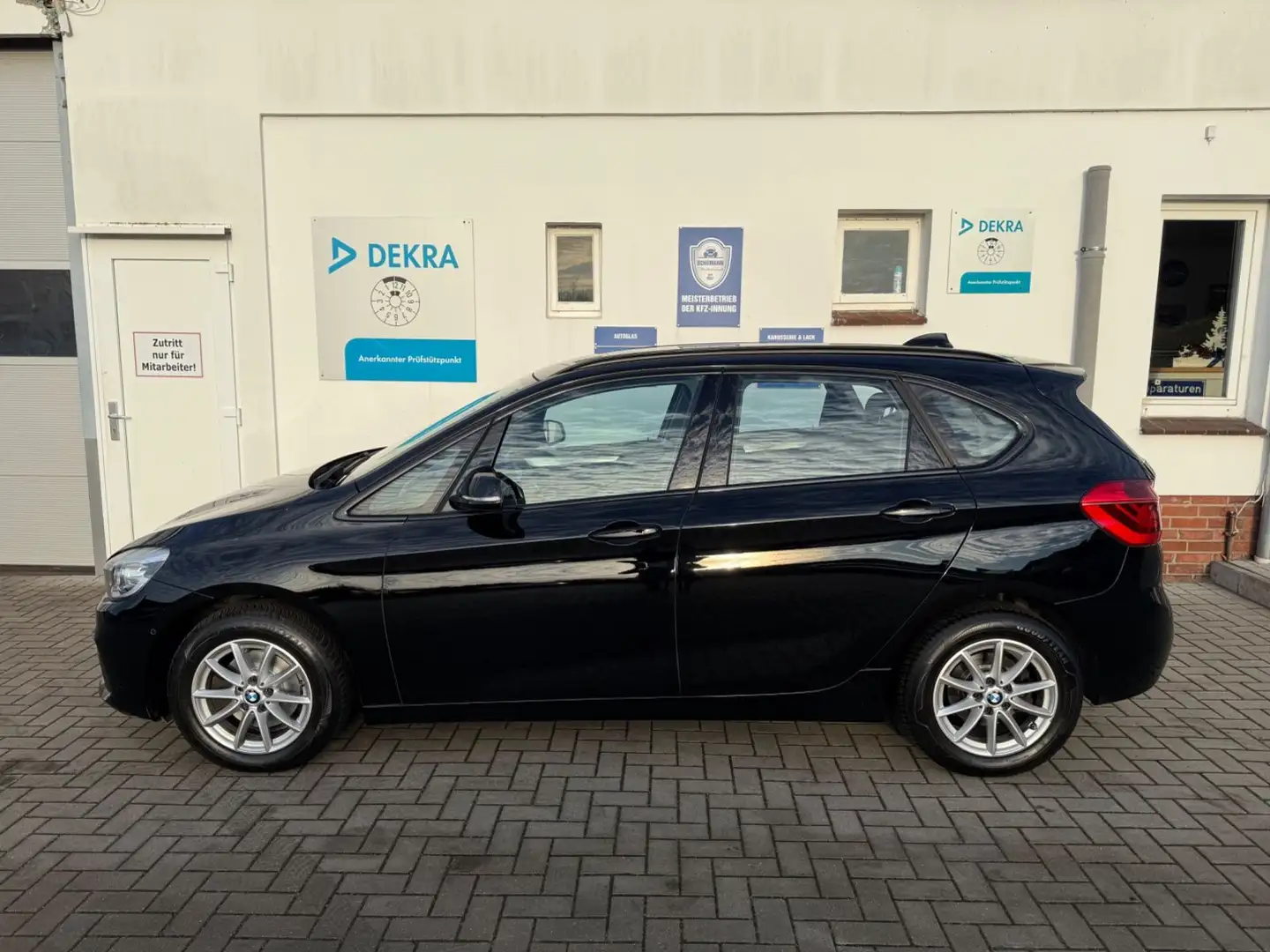 BMW 218 d Active Tourer Advantage*AUTOMATIK*LED*PDC* Schwarz - 2