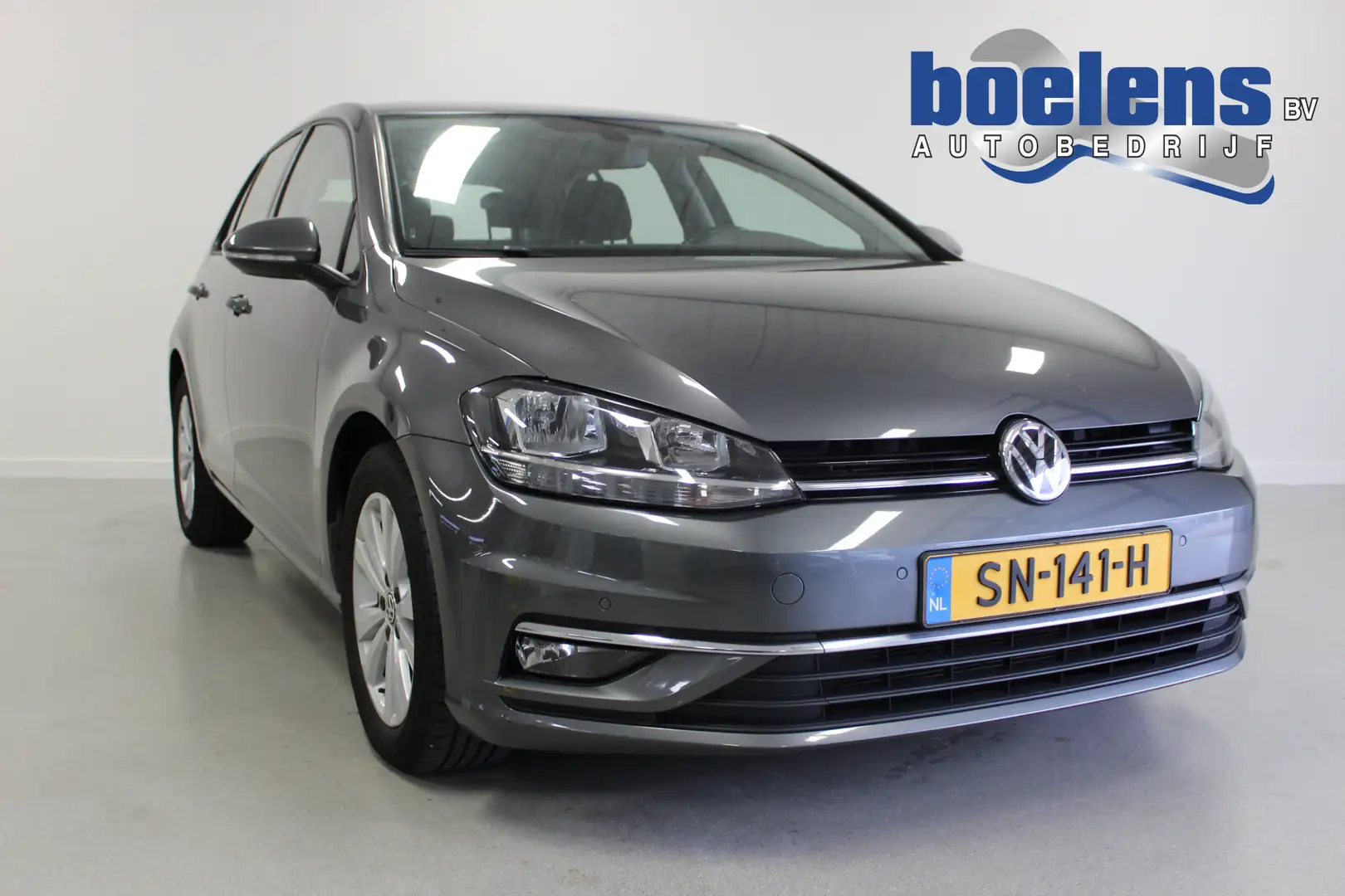 Volkswagen Golf 1.6 TDI Comfortline Business | PDC-V/A | CARPLAY | Grijs - 1