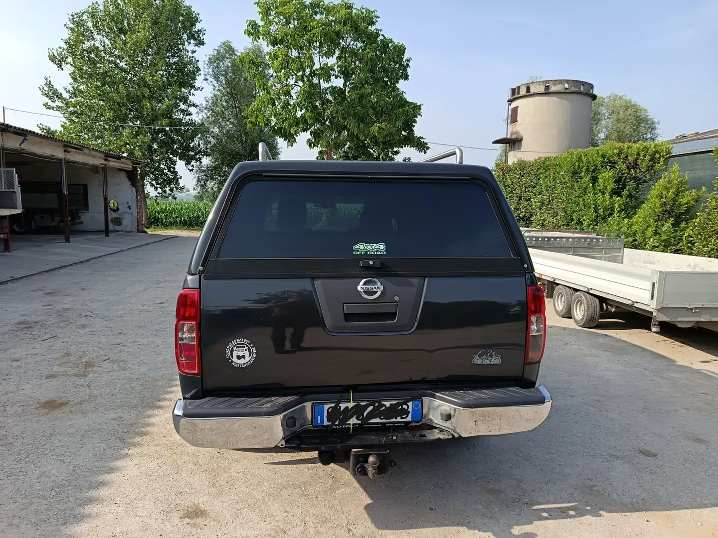 Nissan Navara d.cab 2.5 dci SE 174cv - 2