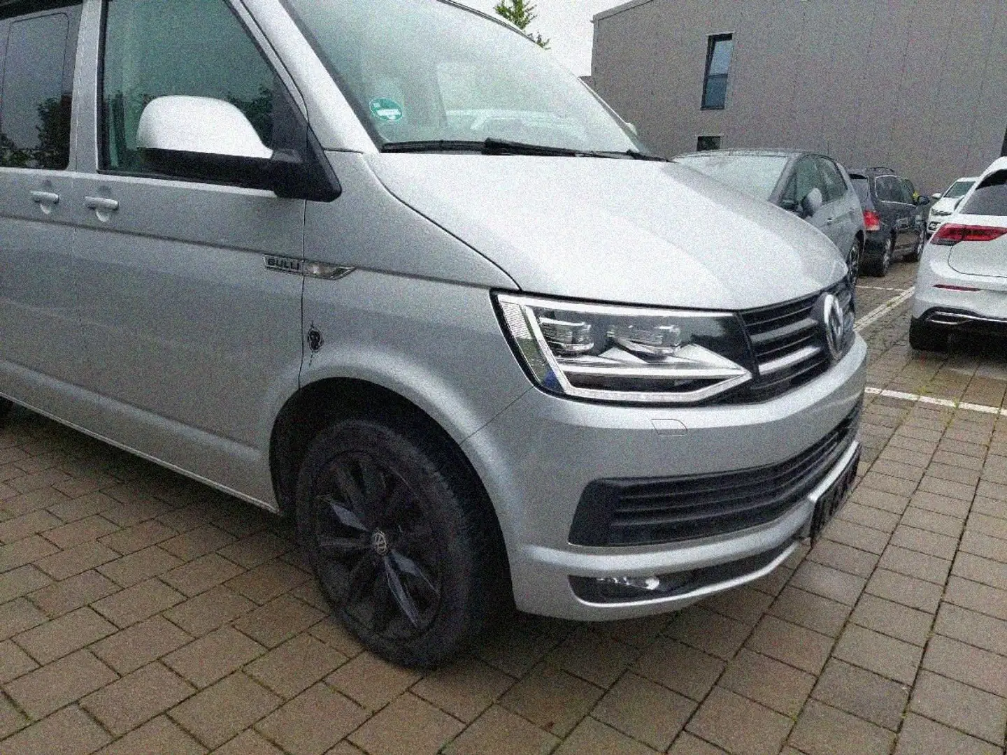 Volkswagen T6 California 2.0 TDI Beach Wohnmobil Stříbrná - 1