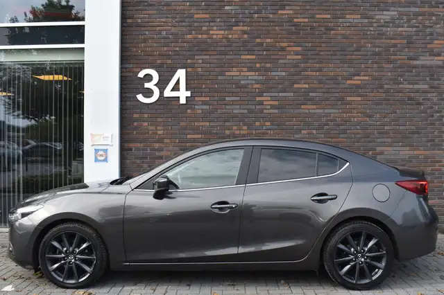 Mazda Mazda3 view 11