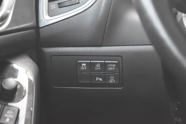 Mazda Mazda3 view 18