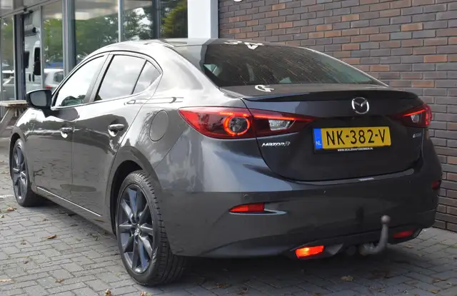 Mazda Mazda3 view 2
