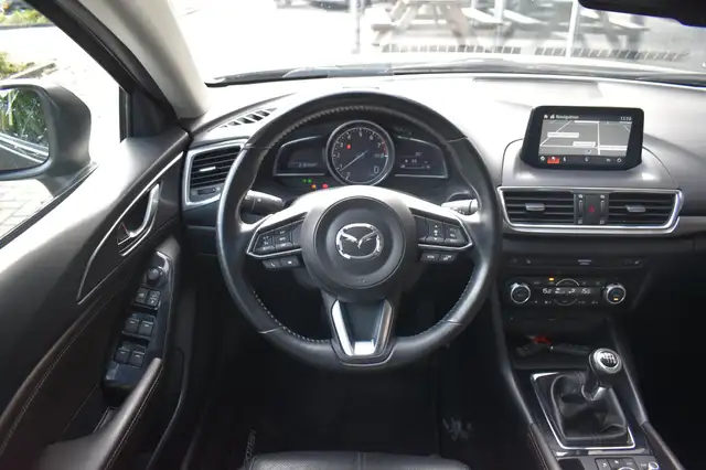 Mazda Mazda3 view 15