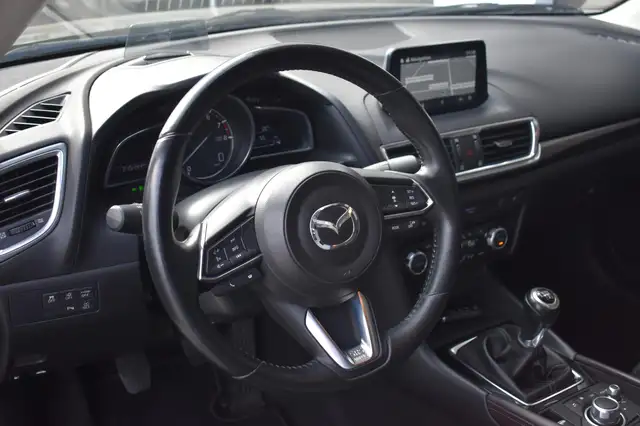Mazda Mazda3 view 3