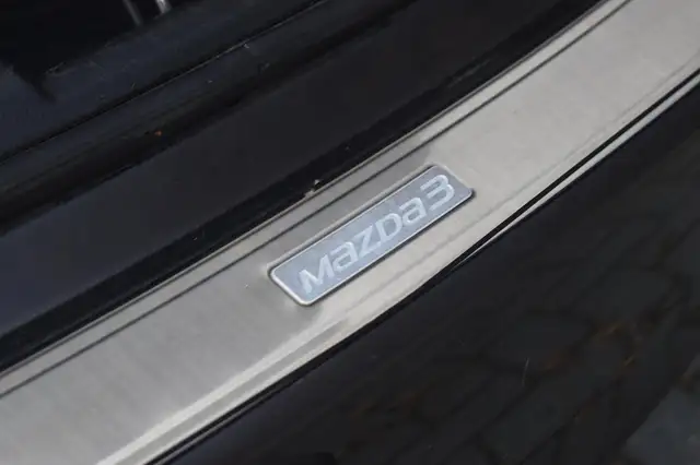 Mazda Mazda3 view 14
