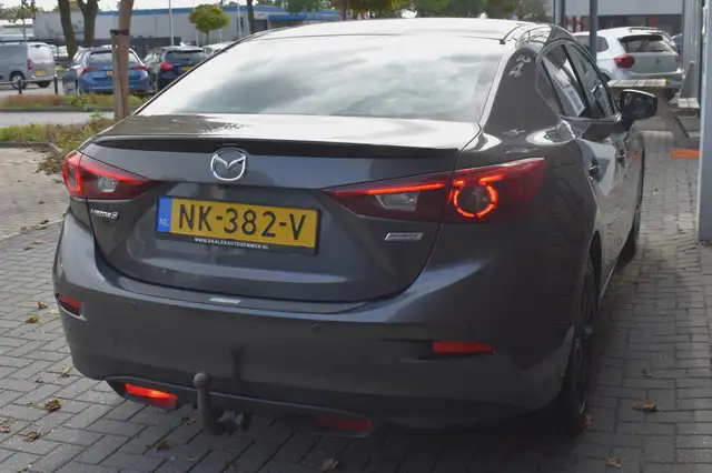 Mazda Mazda3 view 12