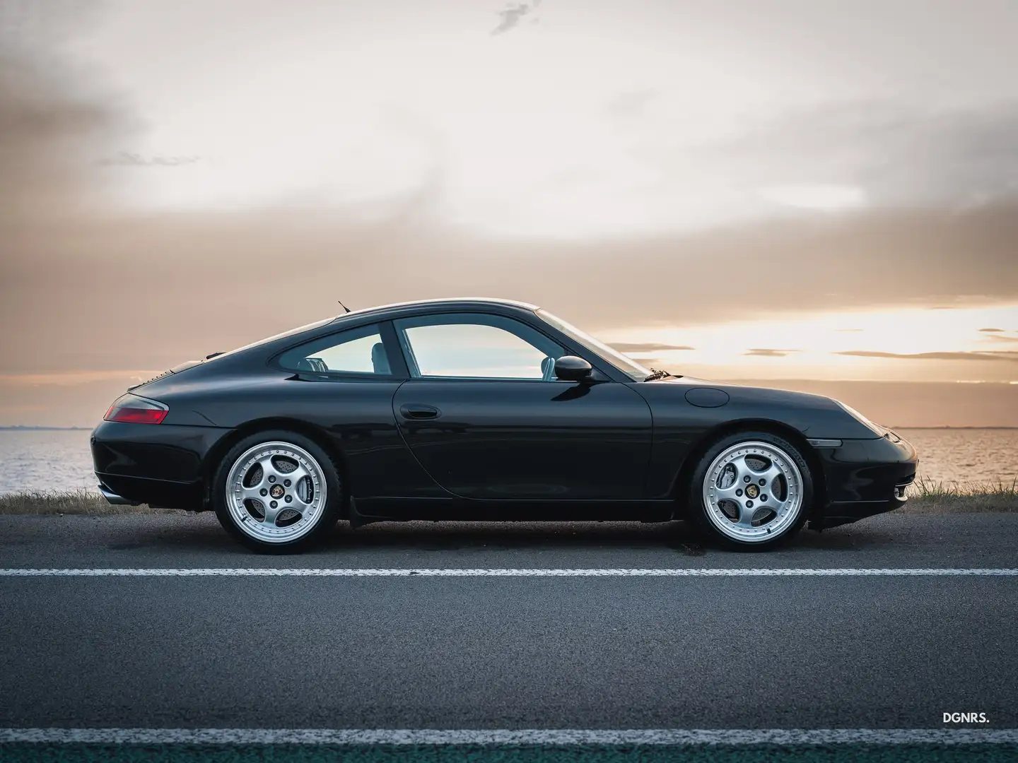 Porsche 911 996 Carrera 4 Noir - 1