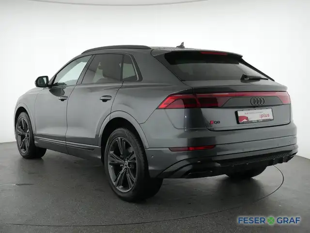 Audi Q8 view 13