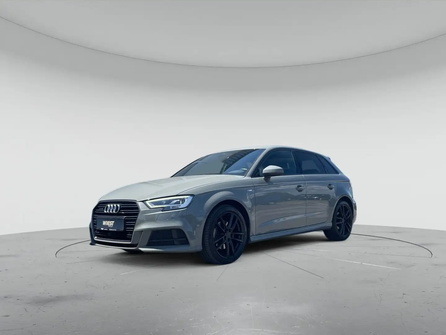 Audi A3 40 TFSI qu. S tronic S line AHK LED Grau - 2