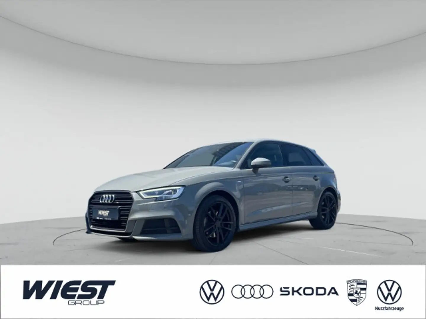 Audi A3 40 TFSI qu. S tronic S line AHK LED Grau - 1