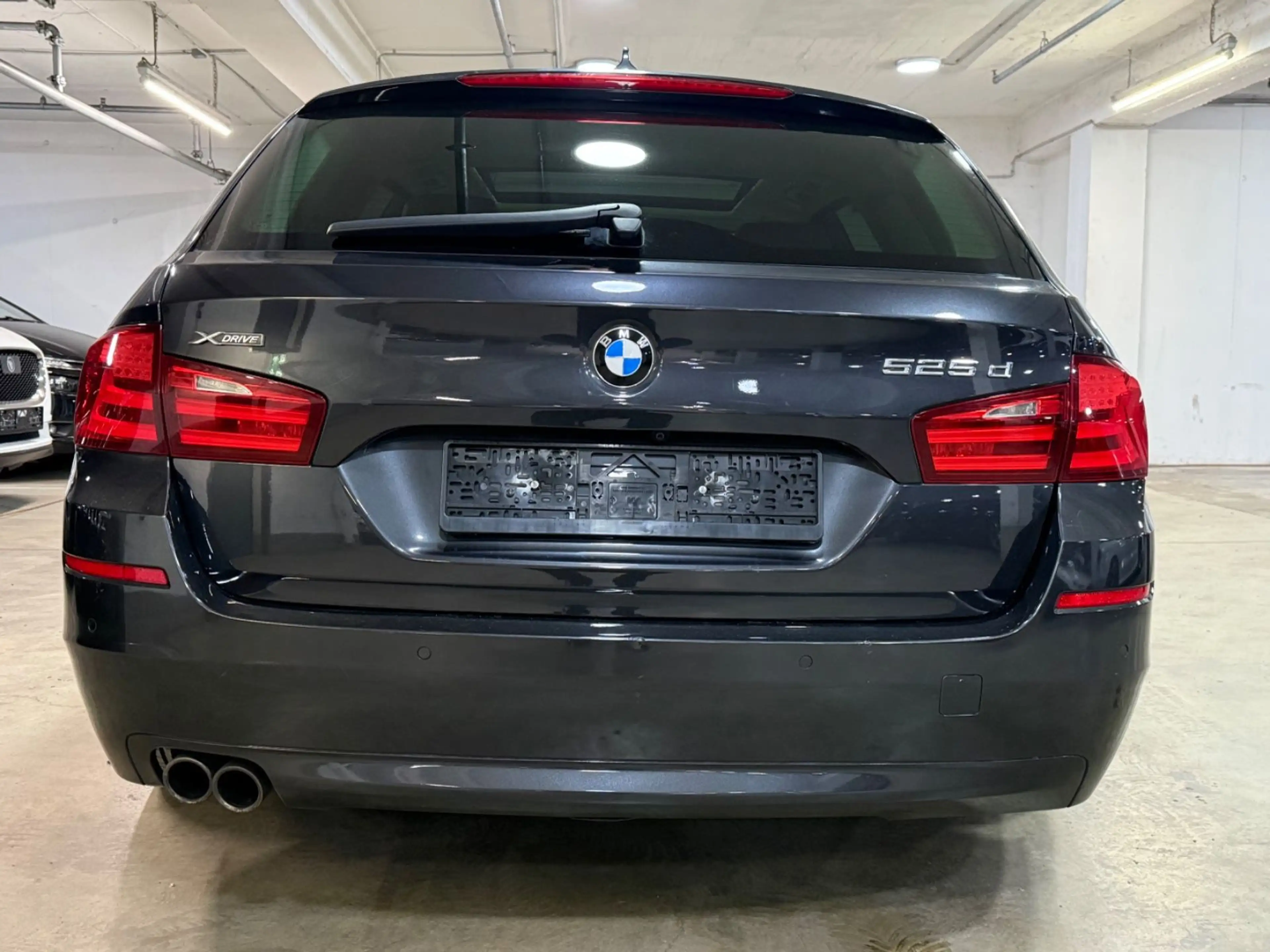 BMW 525 Touring 525 d xDrive Navi~Klima~Leder~Panomara — photo 6