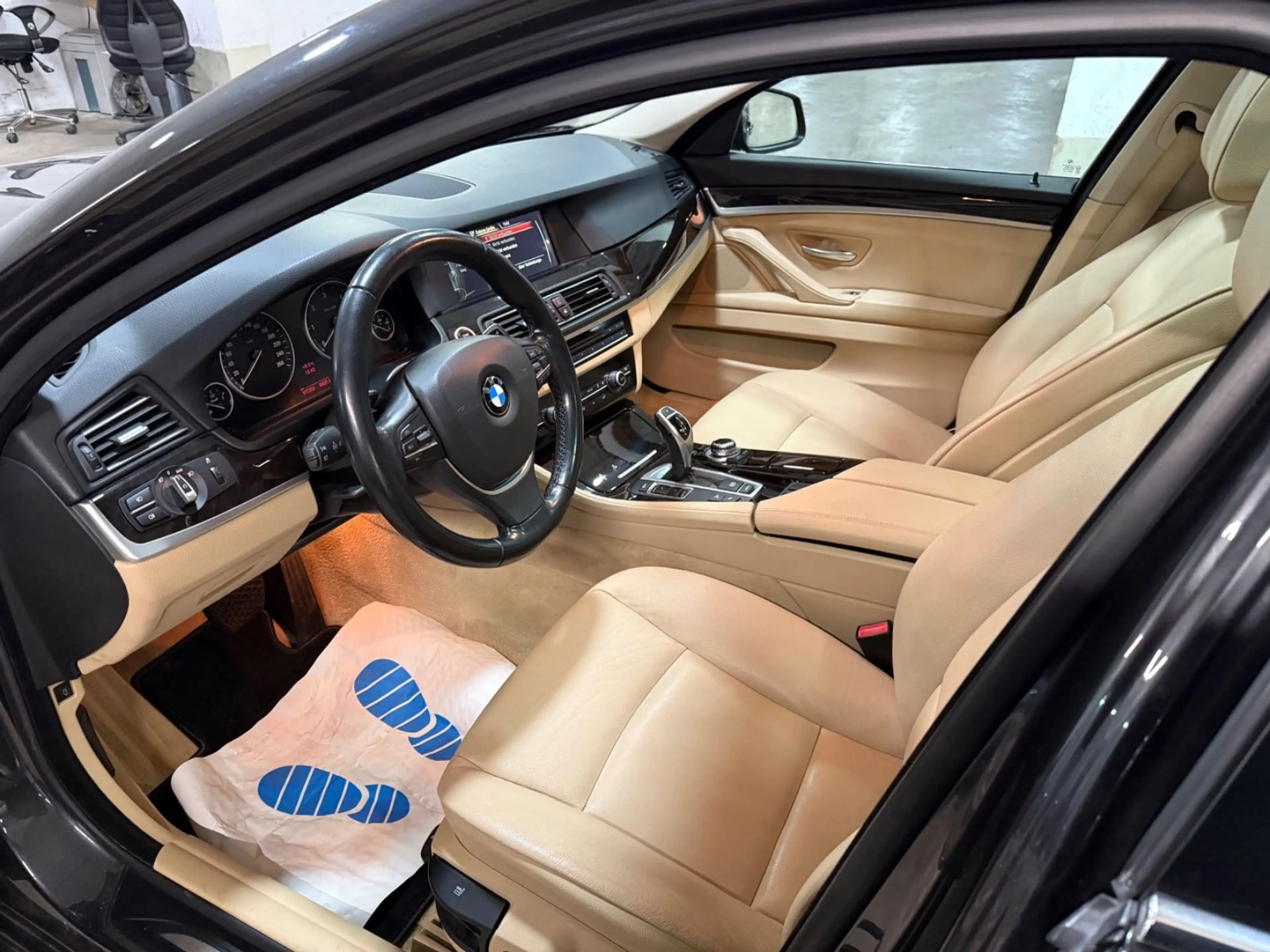 BMW 525 Touring 525 d xDrive Navi~Klima~Leder~Panomara — photo 8