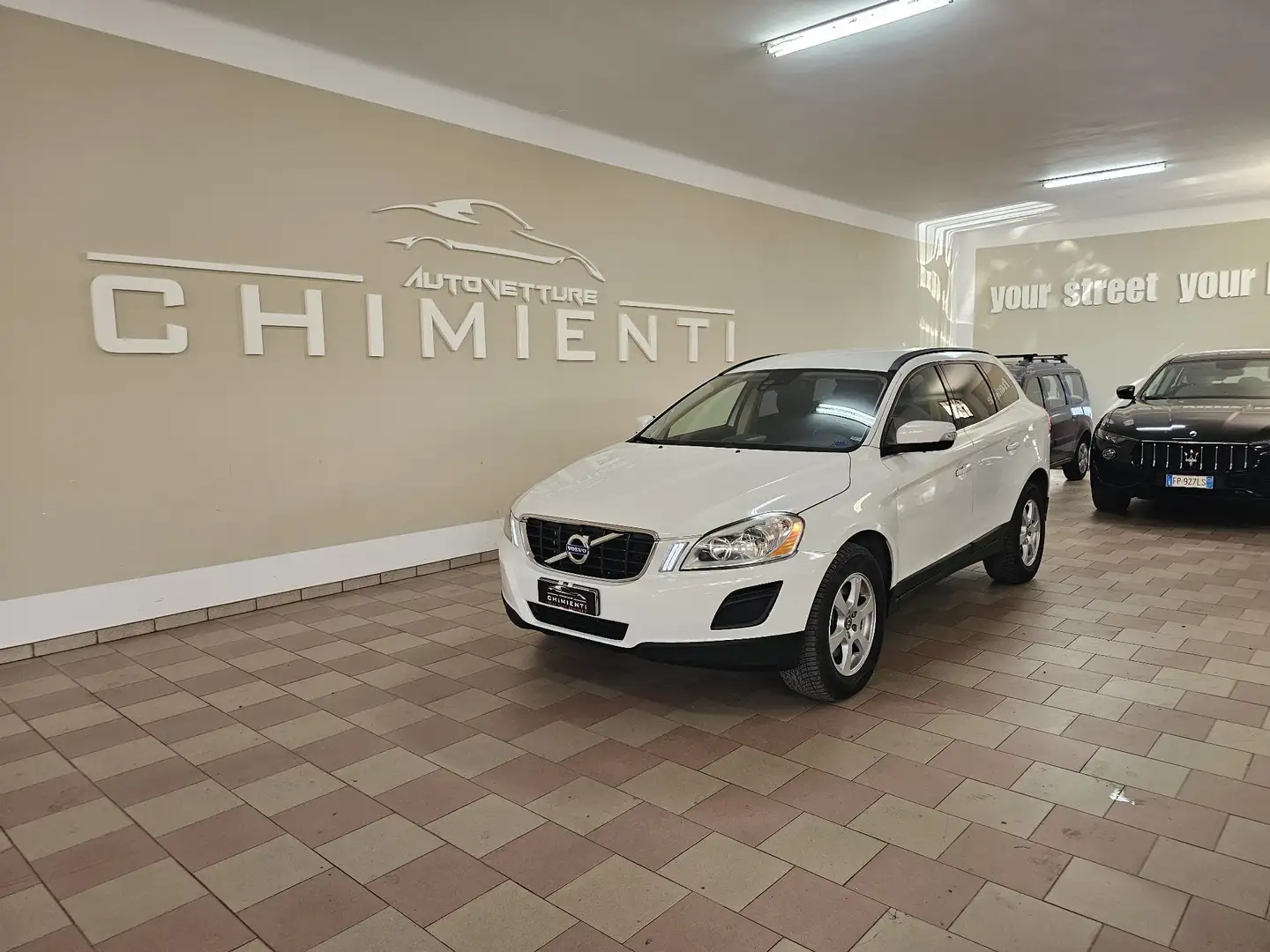 Volvo XC60 XC60 I 2008 2.4 d5 R-design awd 205cv auto Bianco - 1