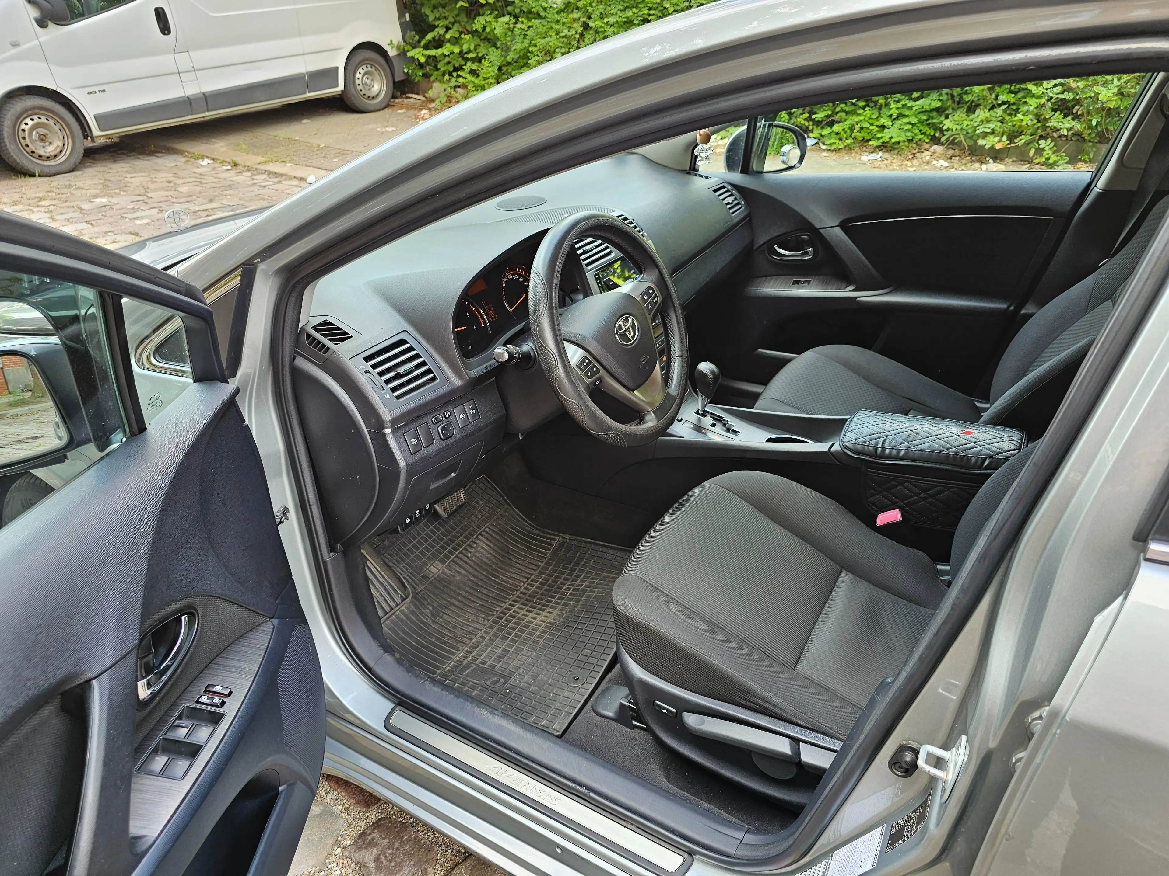 Toyota Avensis Executive Automatik — photo 10