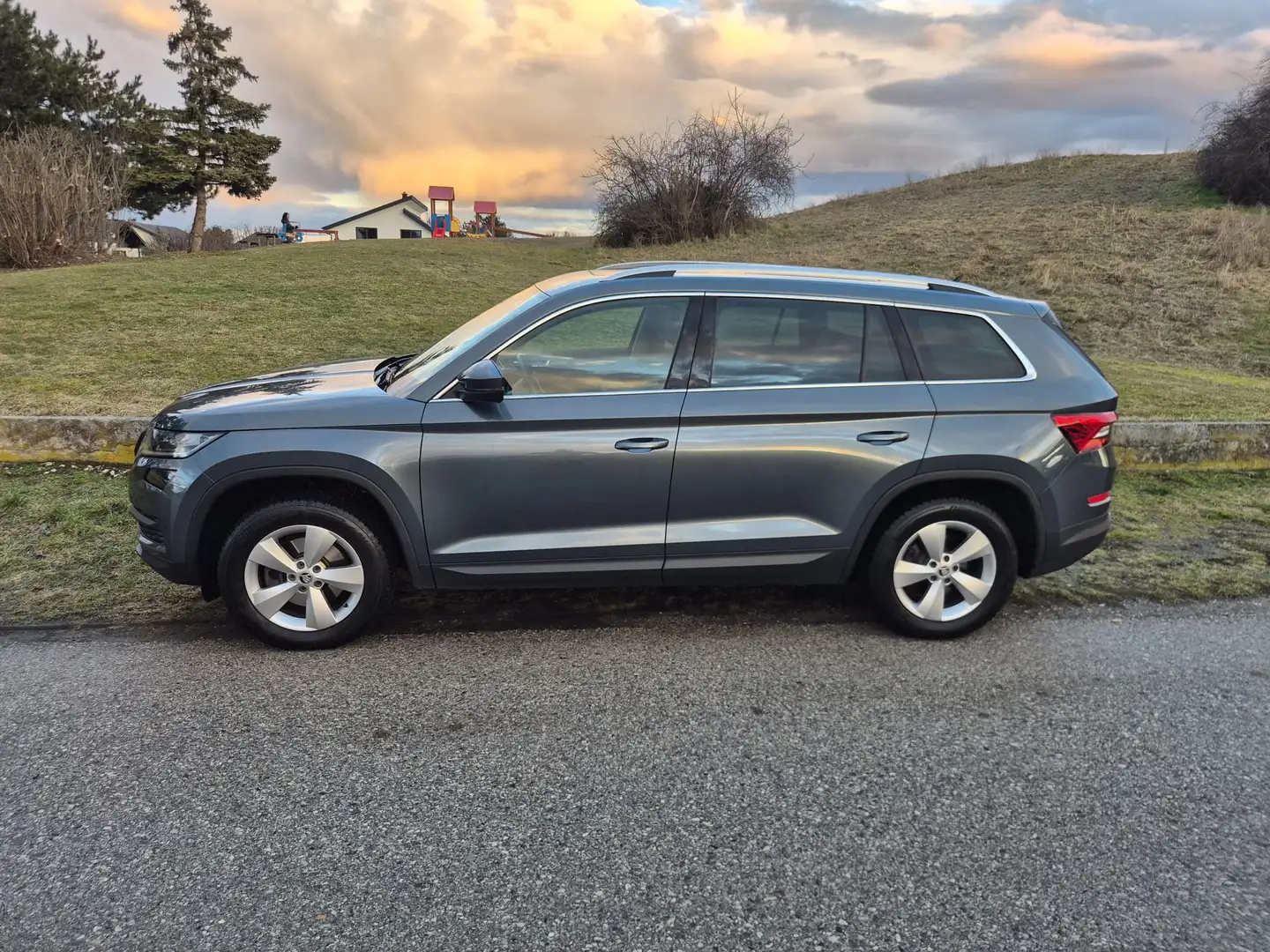 Skoda Kodiaq Kodiaq 2,0 TDI SCR 4x4 Style DSG Style Grau - 2