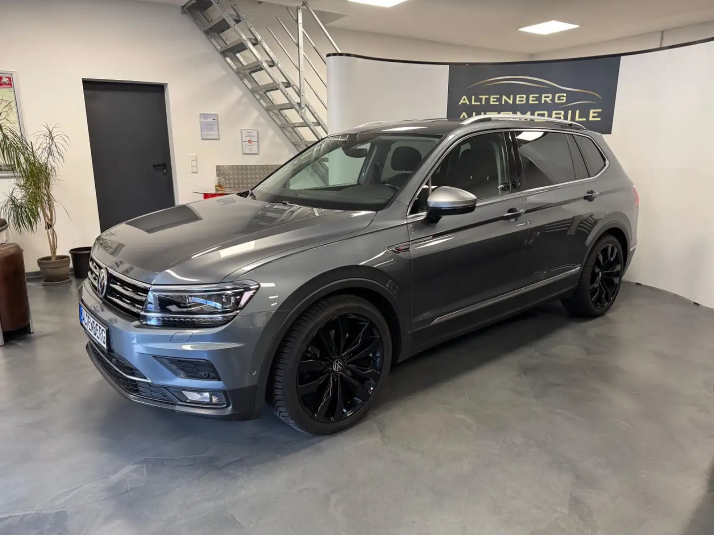 Volkswagen Tiguan Allspace Highline 4M Kamera 7.Sitze LED Grigio - 2