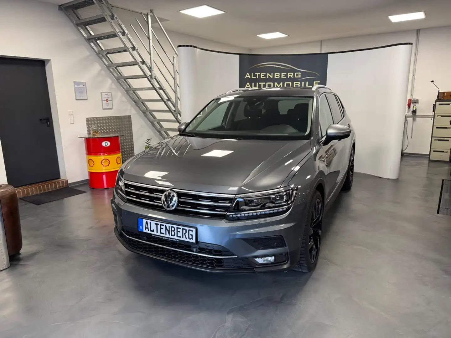 Volkswagen Tiguan Allspace Highline 4M Kamera 7.Sitze LED Grigio - 1