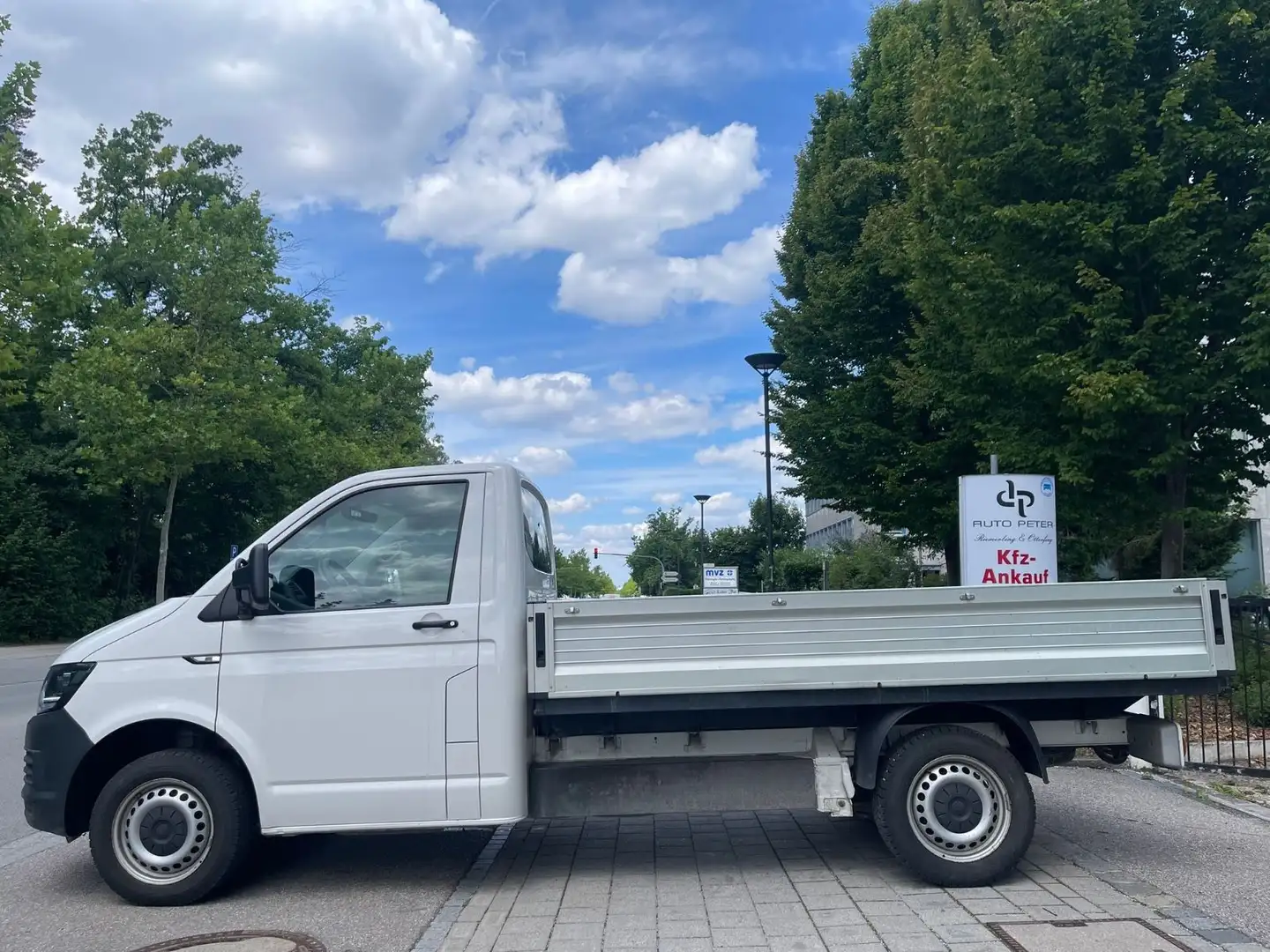 Volkswagen T6 Transporter Pritsche Tieflader lang *TÜV*KD* Weiß - 2