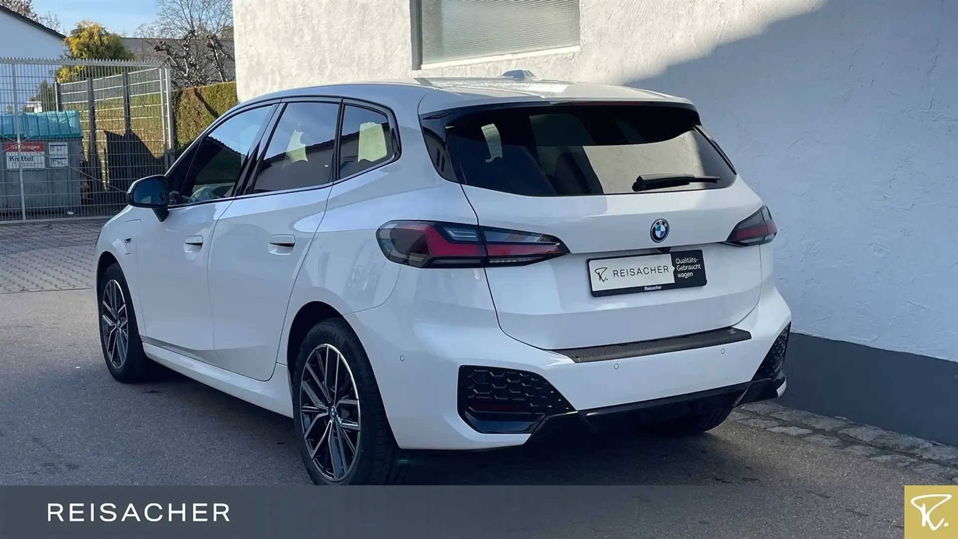 BMW 225 225e A xDrive Active Tourer M-Sport,AHK,DA+,LED Weiß - 2