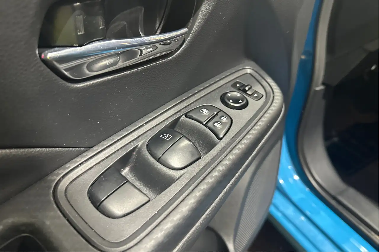 Nissan Versa снимка Nissan Versa