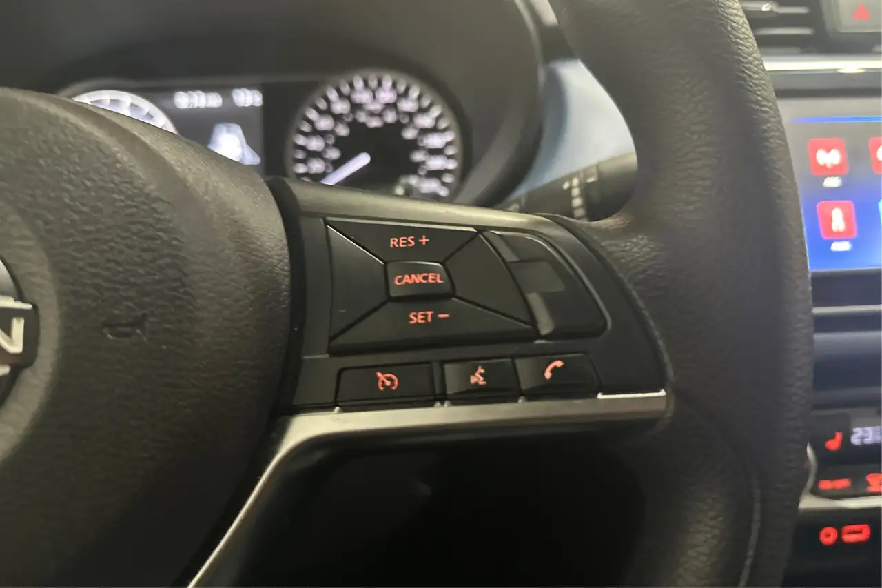 Nissan Versa снимка Nissan Versa