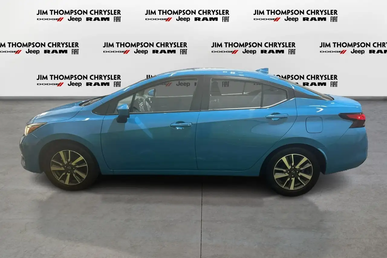 Nissan Versa снимка Nissan Versa