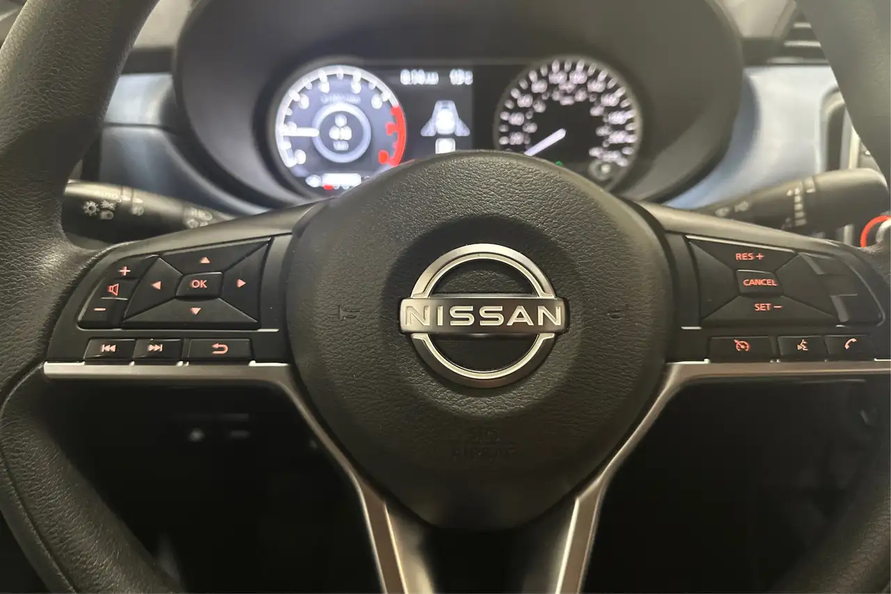 Nissan Versa снимка Nissan Versa