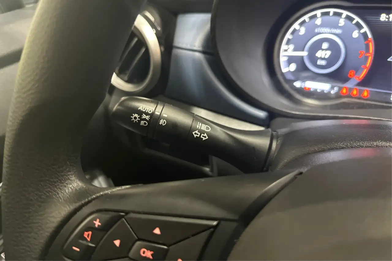 Nissan Versa снимка Nissan Versa