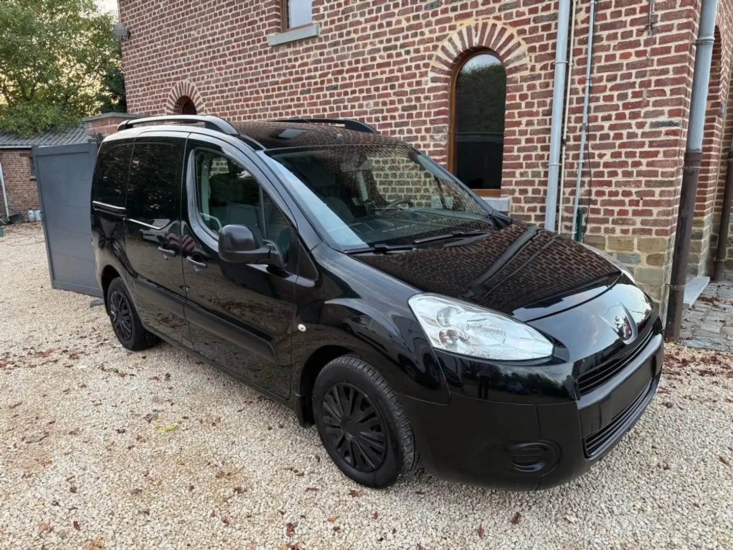 Peugeot Partner 1.6 HDi 115cv- UTILITAIRE -3 places - AIRCO Noir - 1