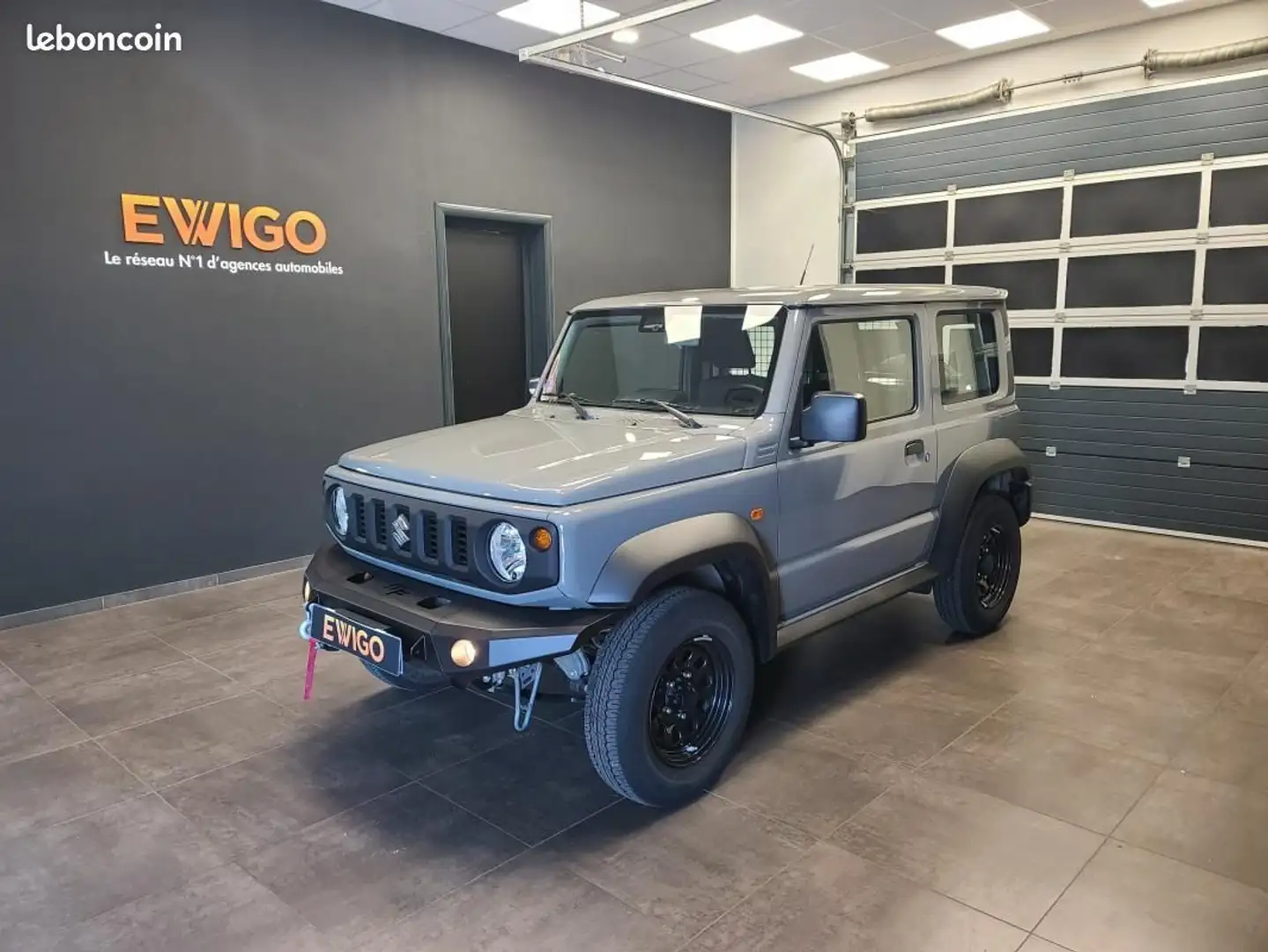 Suzuki Jimny 1.5 VVT 102 PRIVILEGE 4WD Gris - 1