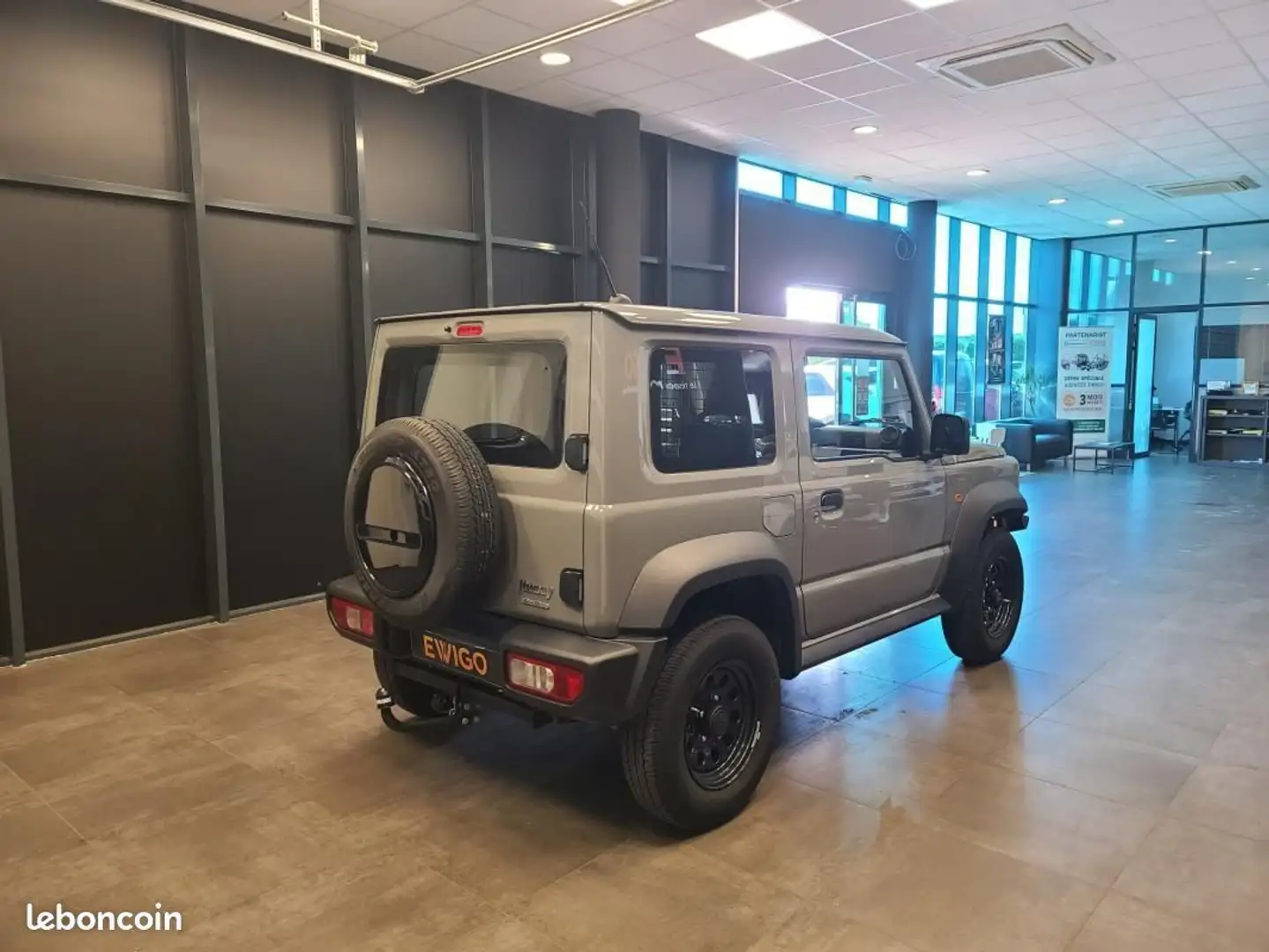 Suzuki Jimny 1.5 VVT 102 PRIVILEGE 4WD Gris - 2