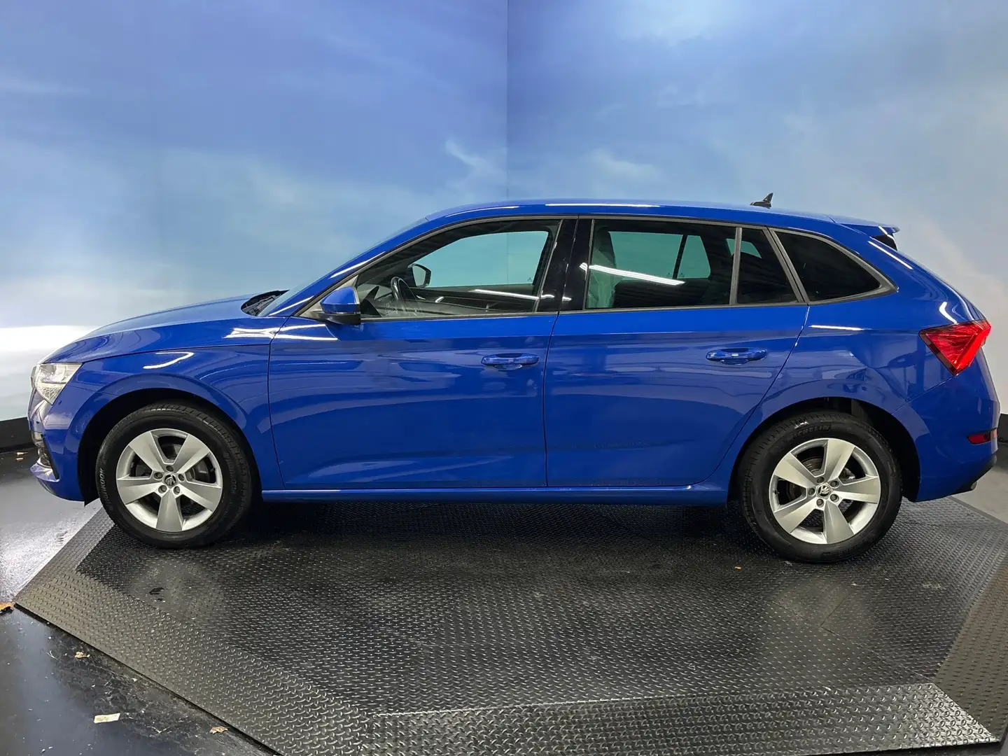 Skoda Scala 1.5 TSI Sport Business Clima | Cruise | PDC | Trek Blauw - 2