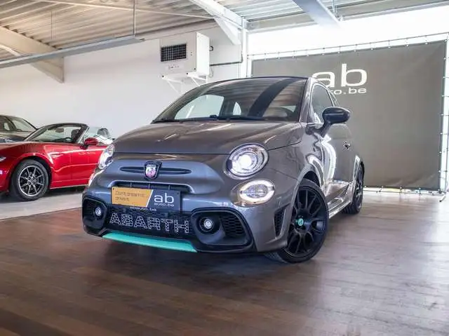 Abarth 595 Pista MANUEEL, XENON, BLUETOOTH, APPLE/ANDROID, AIRCO, PDC