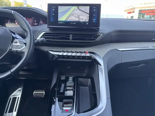 Peugeot 3008 view 11