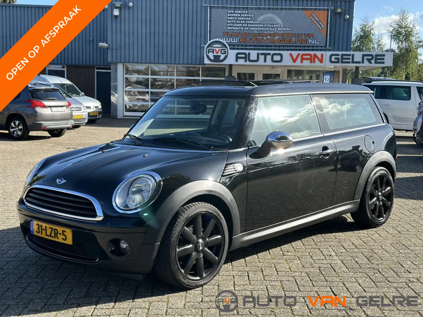 MINI Mini Clubman 1.6 17 inch LMV*Panoramadak *Airco*Bl Zwart - 1