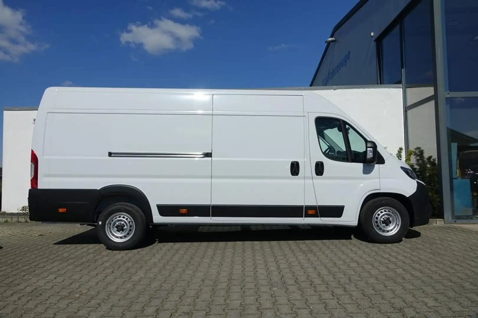Opel Movano Transporter 35 verstärkt L4H2 180PS AT UPEca55700 Білий - 1
