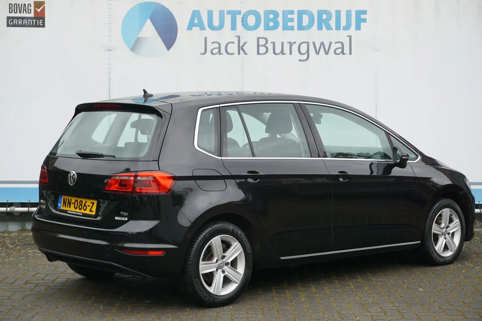 Volkswagen Golf Sportsvan 1.2 TSI Highline Trekhaak | PDC | Adapt. Cruise Co Zwart - 2