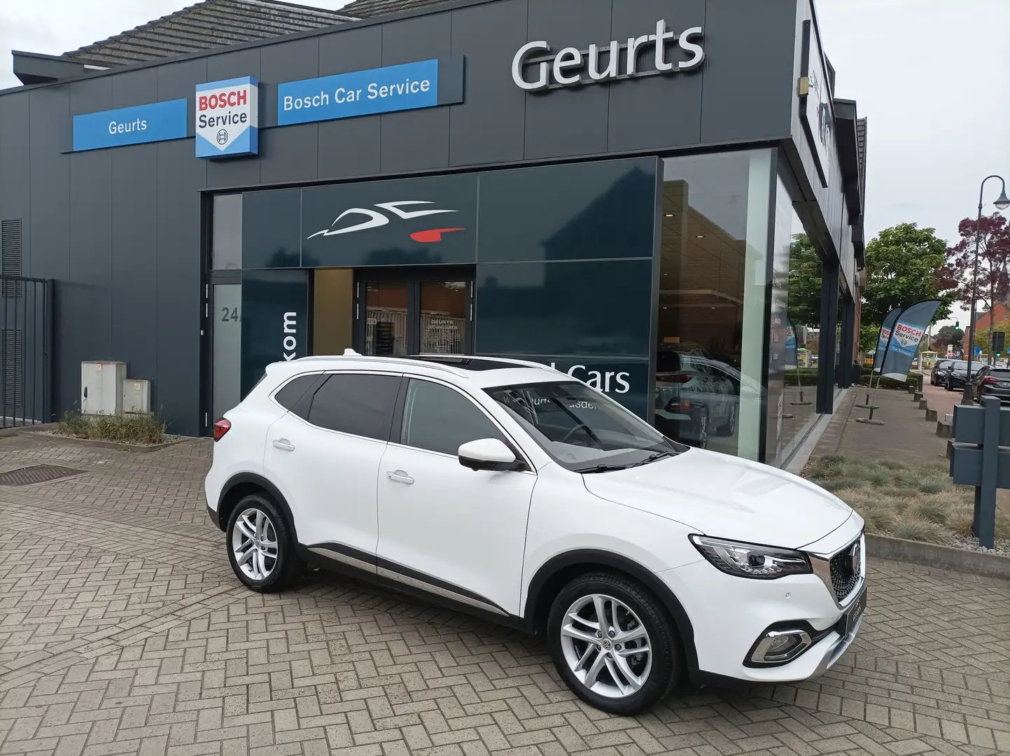MG HS 1.5 Luxury Panodak/360 Camera Blanc - 1