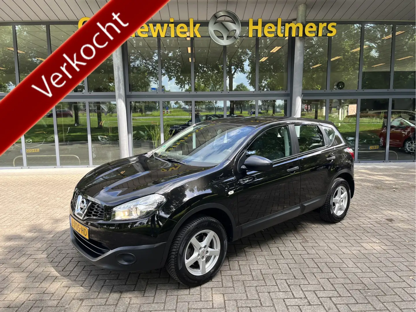 Nissan Qashqai 1.6 Visia | AIRCO | BLUETOOTH | CRUISE | PDC ACHTE Zwart - 1