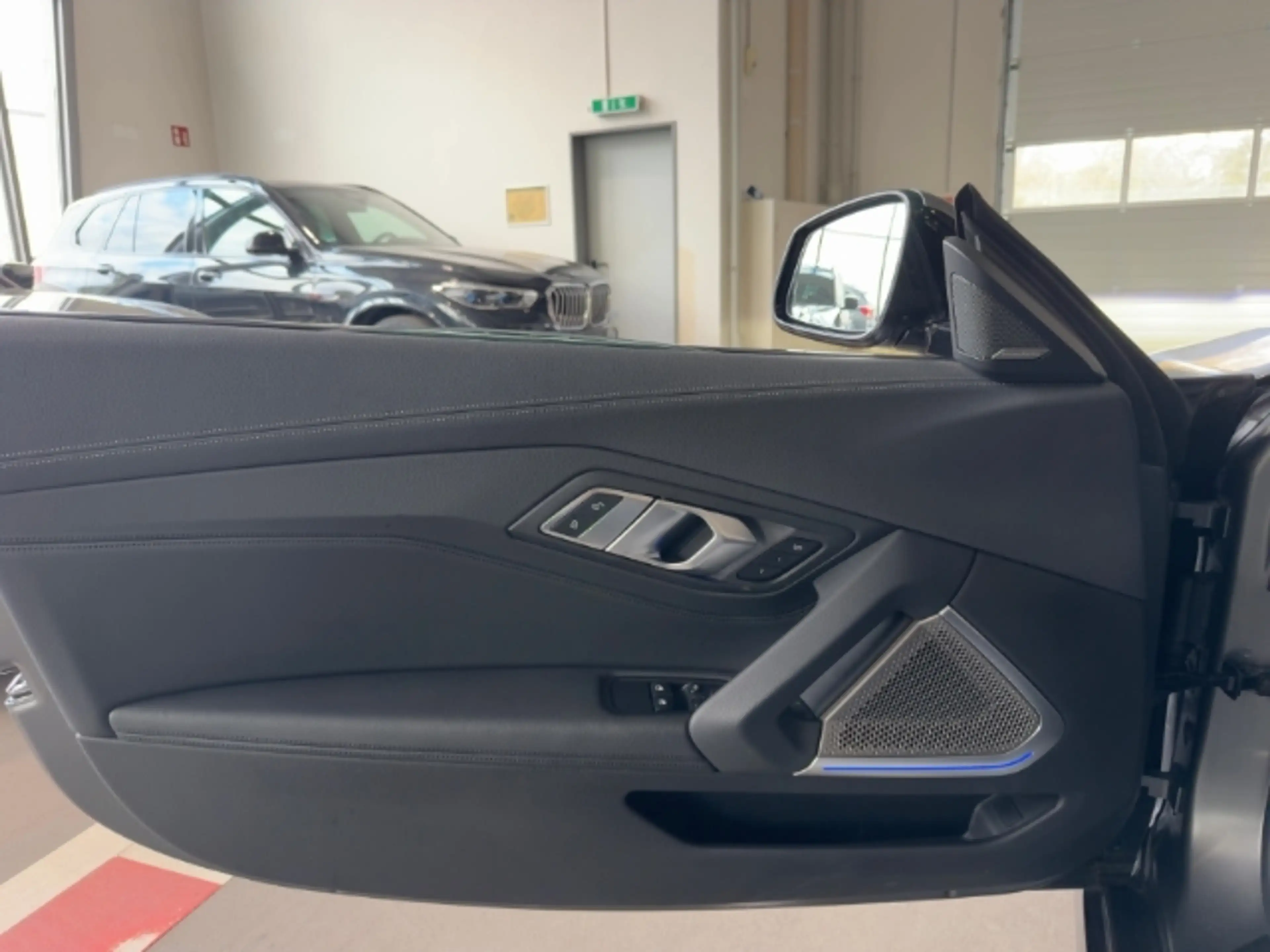BMW Z4 sDrive30i Sportpaket Navi Leder Digitales Cockpit — photo 12