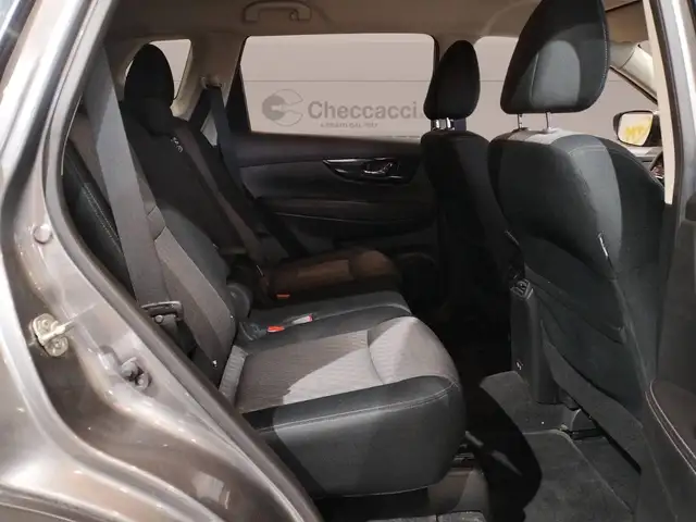Nissan X-Trail view 14