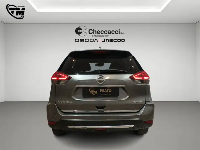 Nissan X-Trail view 2