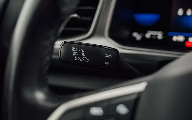 Volkswagen T-Roc view 23