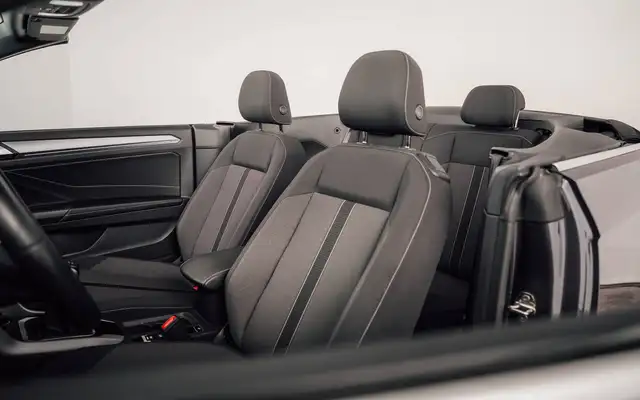 Volkswagen T-Roc view 14