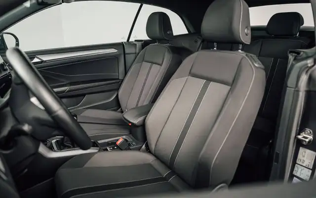 Volkswagen T-Roc view 10