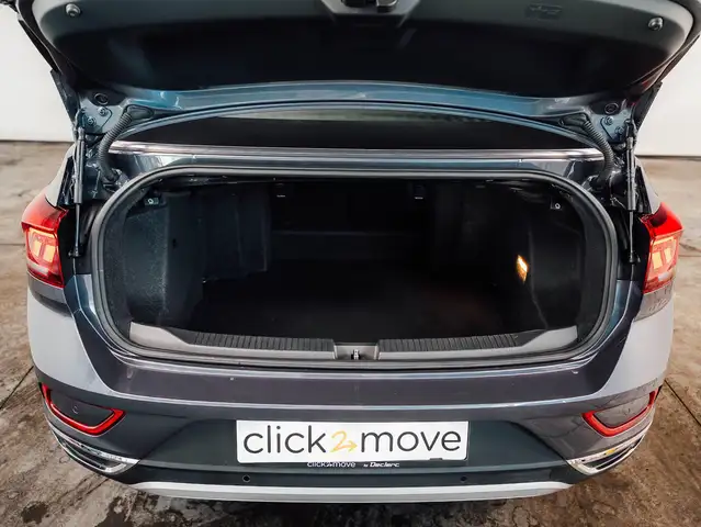 Volkswagen T-Roc view 9