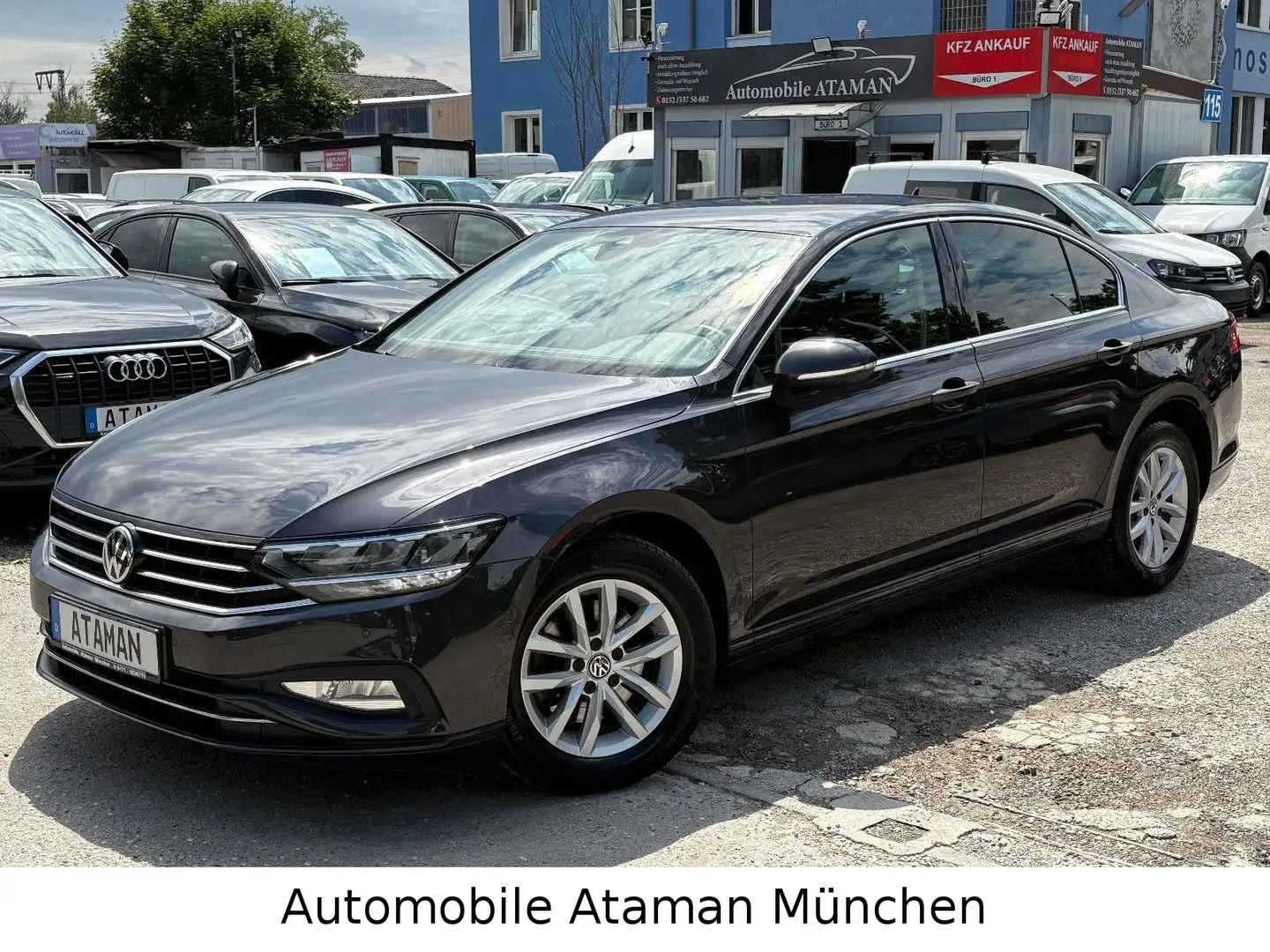 Volkswagen Passat 1.5 TSI Limousine Business / Navi / LED Grau - 2