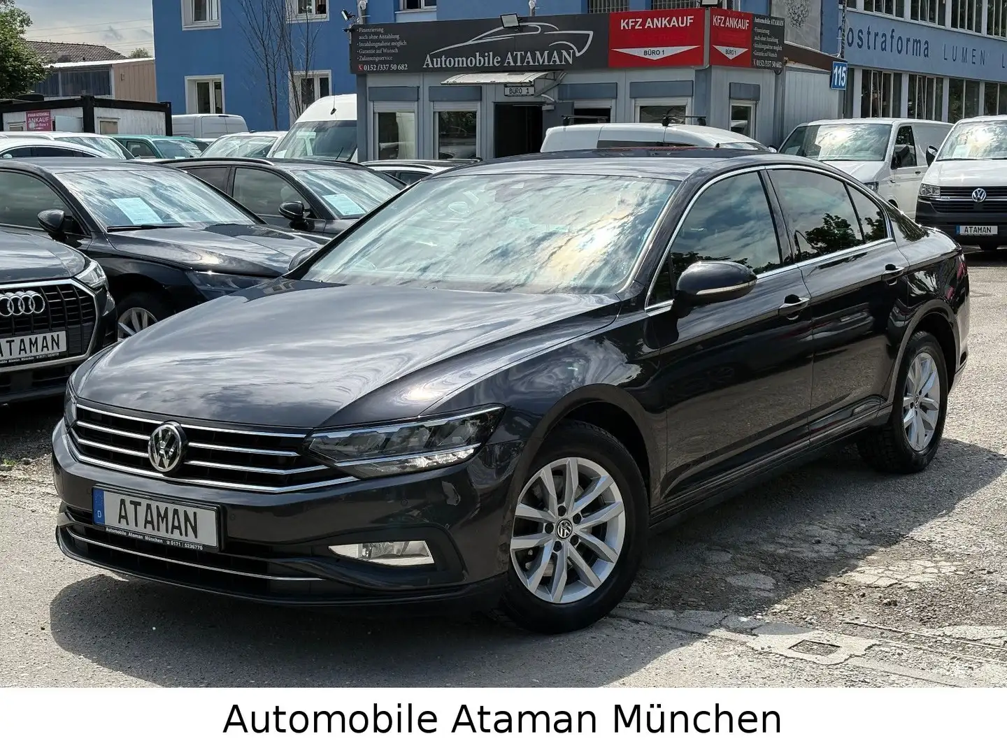 Volkswagen Passat 1.5 TSI Limousine Business / Navi / LED Grau - 1